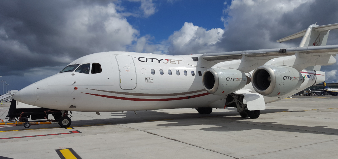 Un Avro RJ85 CityJet au sol